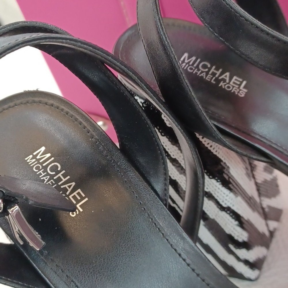 Michael Kors Ashton Zebra Platform Heel NWOB - Picture 4 of 11